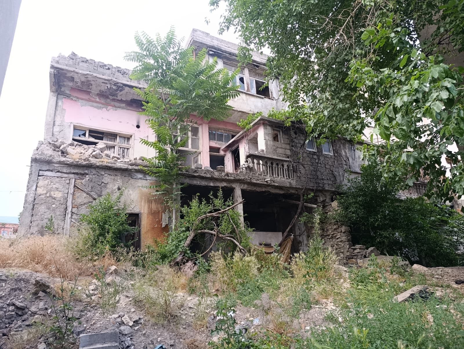 Kahramanmaraş’ta Yıkım Bekleyen 35 Bina Mahalleyi Huzursuz Etti (3)