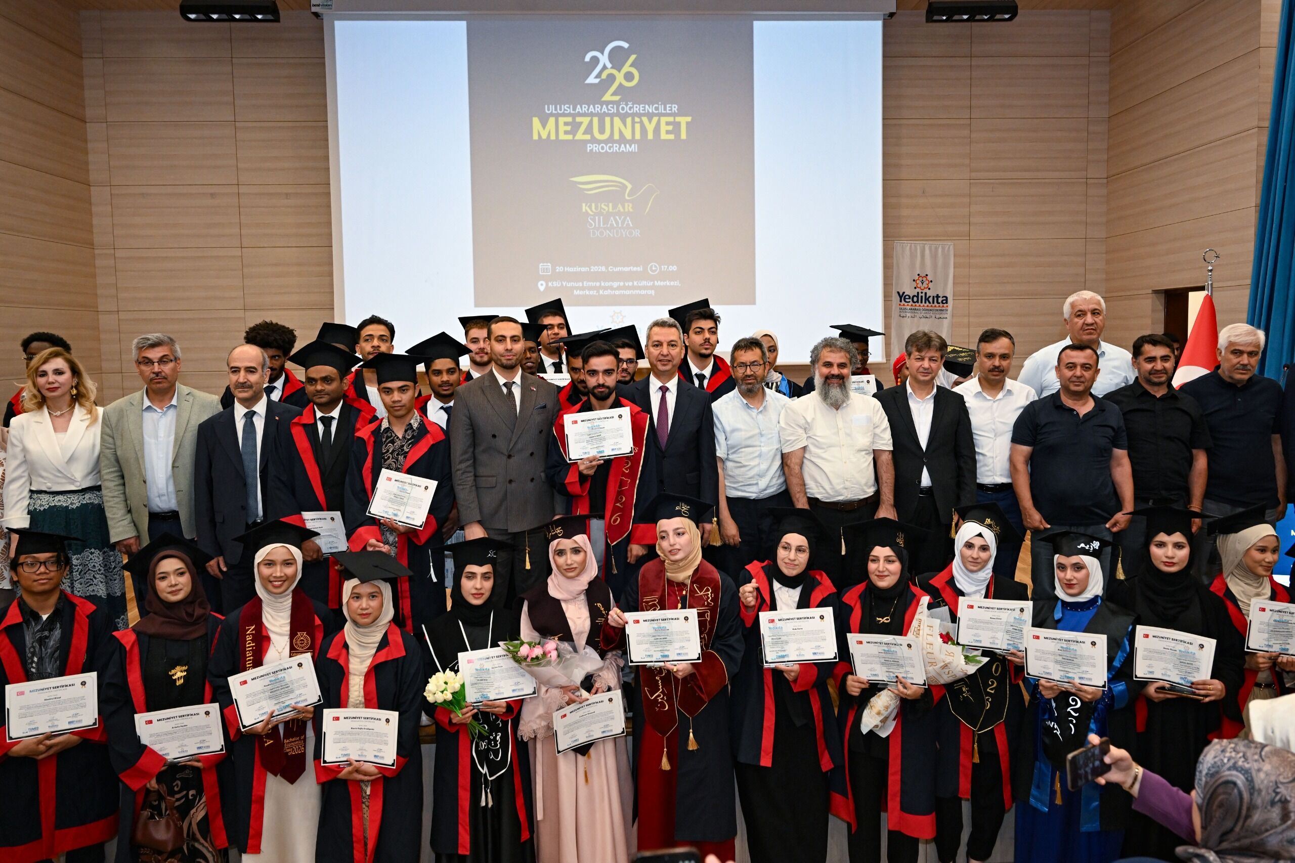 Ksü’de Uluslararası Mezuniyet Coşkusu 30’Dan Fazla Ülkeden Öğrenci Kep Attı (3)