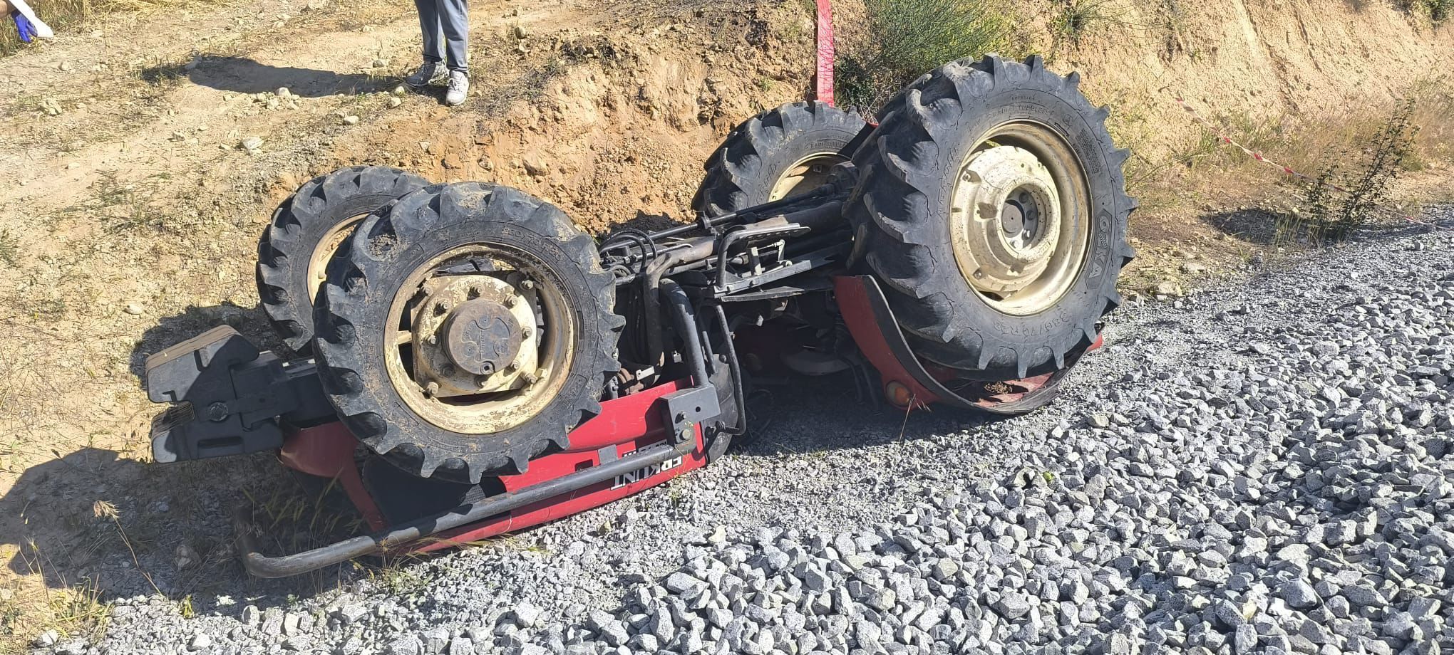 Malatya'da devrilen traktörün sürücüsü öldü