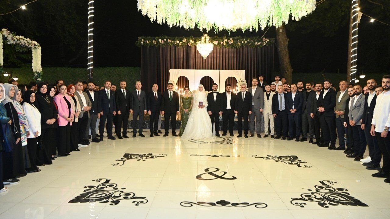 Mehmet Onur Gürbüz ve Elife Temiroğlu rüya gibi bir törenle evlendi