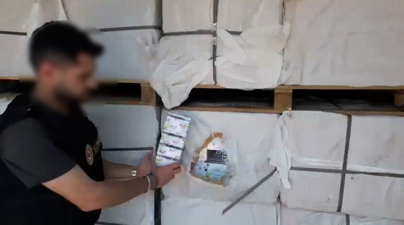 Mersin Limanı Ve Gürbulak'ta Dev Operasyon! 8 Milyar Liralık Kaçak Ürün Ele Geçirildi (2)