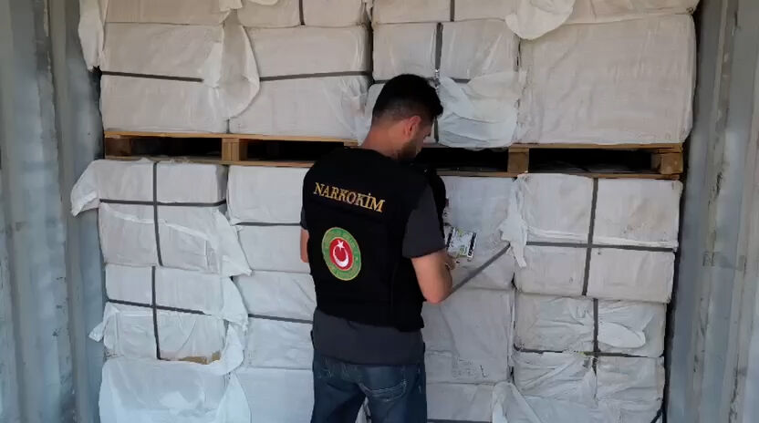Mersin Limanı Ve Gürbulak'ta Dev Operasyon! 8 Milyar Liralık Kaçak Ürün Ele Geçirildi (3)