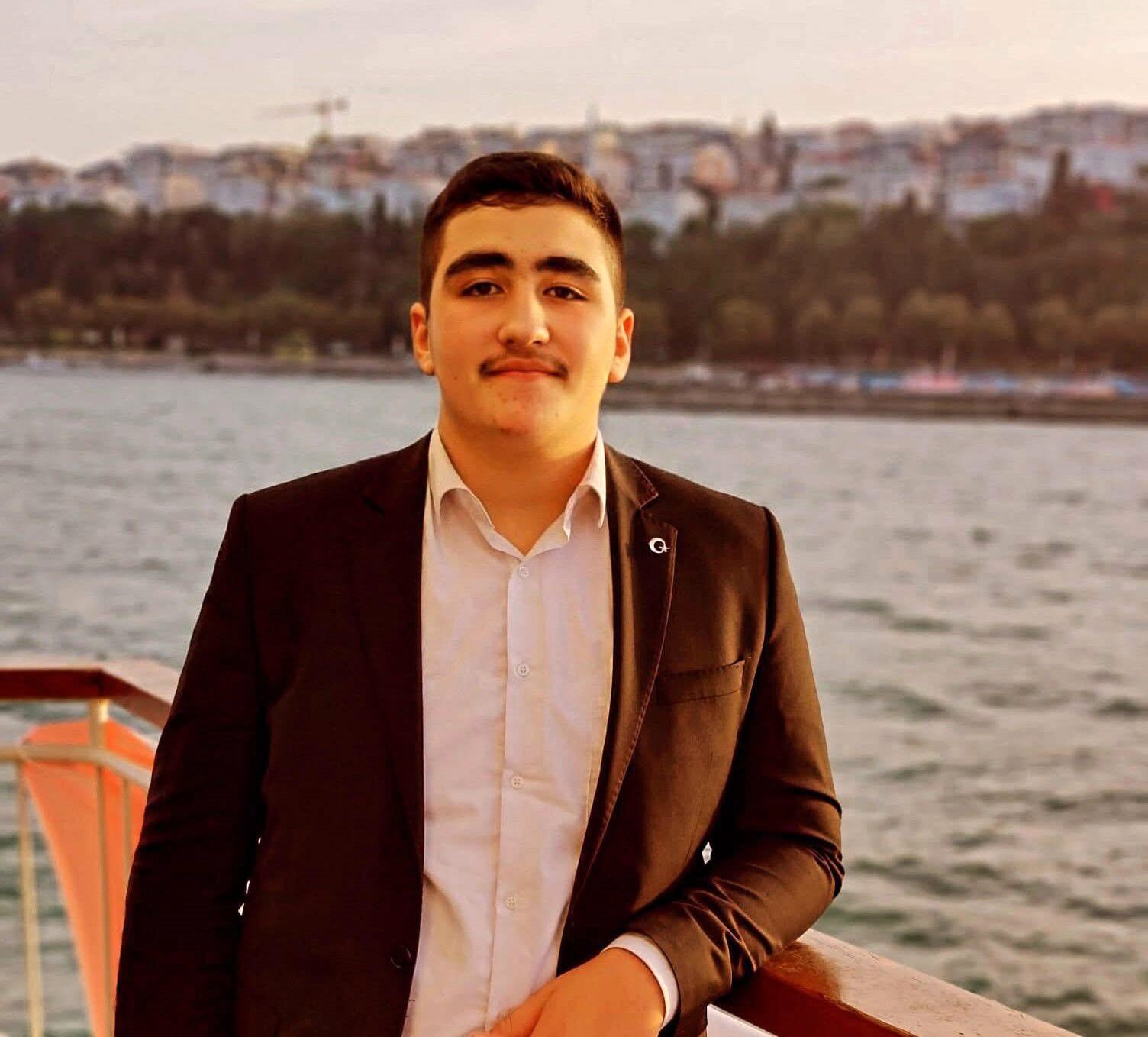 Otobüs Ile Araç Çarpıştı 25 Yaşındaki Sürücü Hayatını Kaybetti (6)