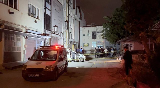 Polis Kovalayınca Köşeye Sıkıştı, Kafasına Sıktı (3)