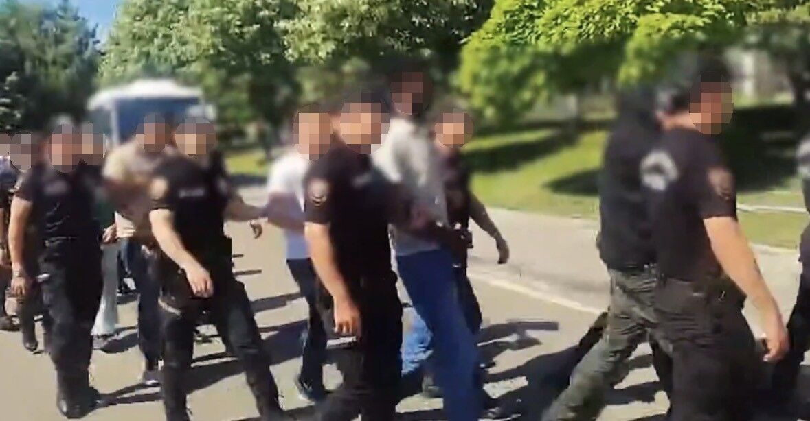 Sanal Dolandırıcılara Büyük Baskın! 38 Milyon Tl'lik Vurgun 14 Tutuklama