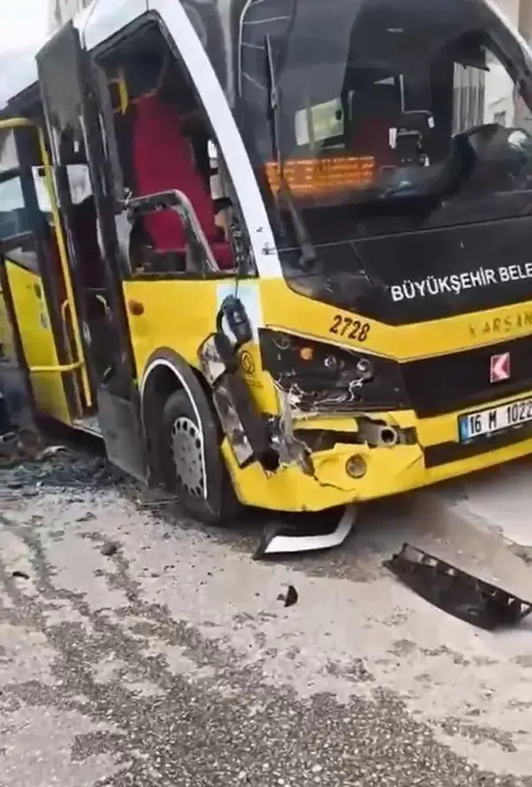 Servis Minibüsü Ile Halk Otobüsü Çarpıştı 5 Kişi Yaralandı (1)
