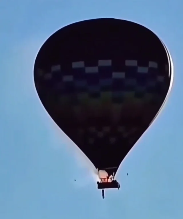 Sıcak Hava Balonu Havada Alev Aldı 8 Ölü (1)