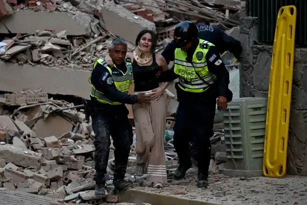 Venezuela'da 39 Saniye Arayla İki Büyük Deprem Ohal İlan Edildi, Can Kaybı Artıyor (2)