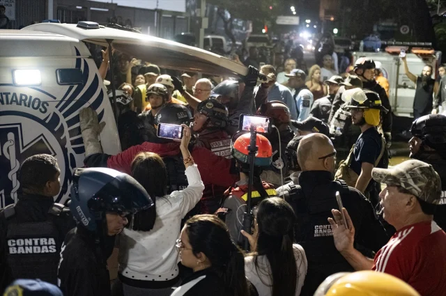 Venezuela’da Deprem Felaketi 7.5 Ve 7.2’Lik Sarsıntılar Denizin Ortasından Görüldü (1)