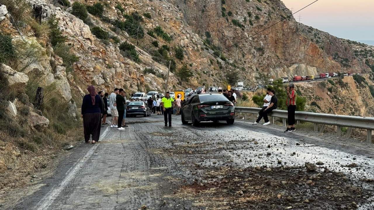 Yola akan mazot zincirleme kazaya yol açtı 4 araç birbirine girdi