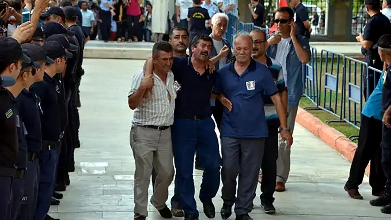 10 Yıl Geçti, Acısı Dinmedi! Şehit İkiz Kardeşlerin Babası Gözyaşlarını Tutamadı (4)