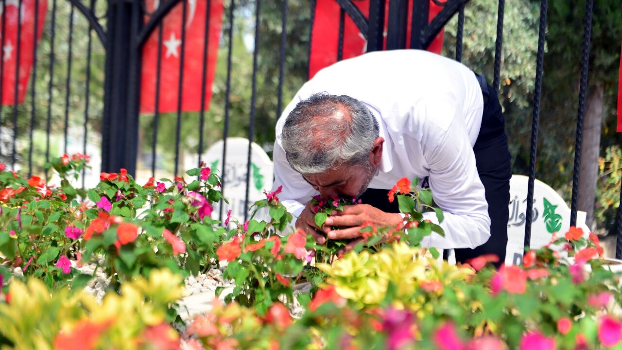 10 Yıl Geçti, Acısı Dinmedi! Şehit İkiz Kardeşlerin Babası Gözyaşlarını Tutamadı (5)