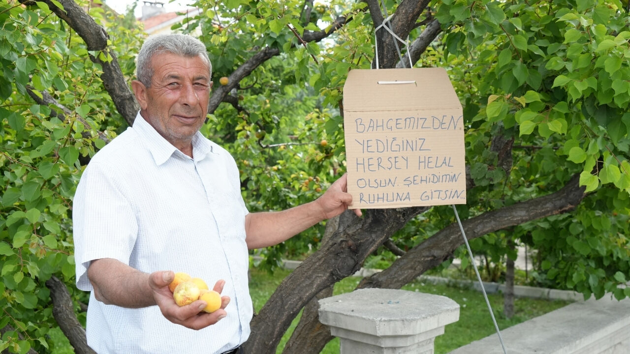 15 Temmuz Şehidi Cennet Yiğit'in Babası Konuştu! Bin Evladım Olsa Bu Vatana Feda Ederim (1)