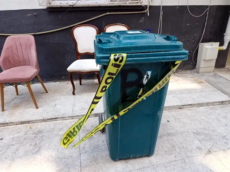 2 Çocuğunun Annesini Kıskançlık Krizine Girince Bıçaklamış 1