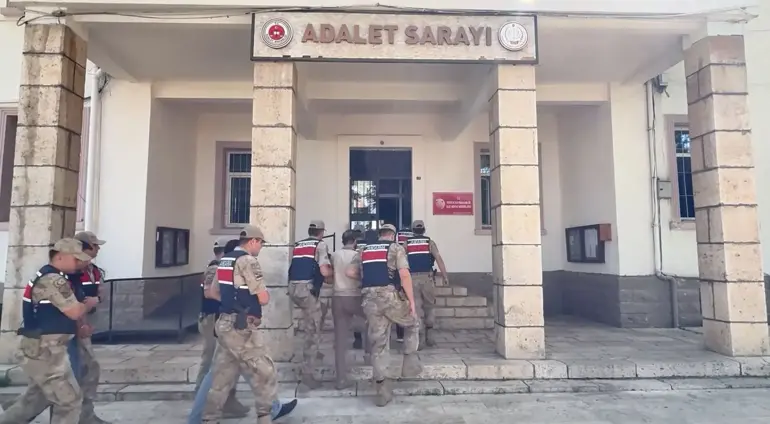 28 Ilde Dolandırıcılık Ve Yasa Dışı Bahis Operasyonu; 100 Tutuklama
