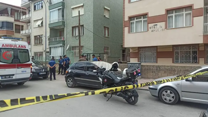Üvey annesi ve kız kardeşini öld*rdü