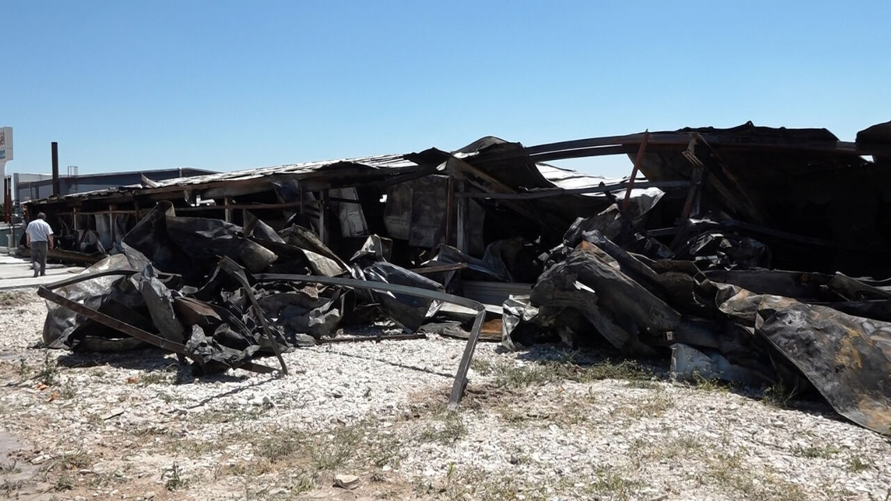 Afyonkarahisar'daki Et İşleme Tesisinde Yangının Bilançosu Gün Ağarınca Ortaya Çıktı (4)