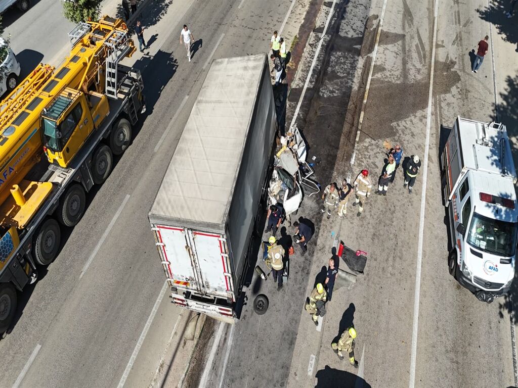 Bursa'da freni boşalan kamyonun altına aldığı otomobilin sürücüsü 4 gün sona öldü