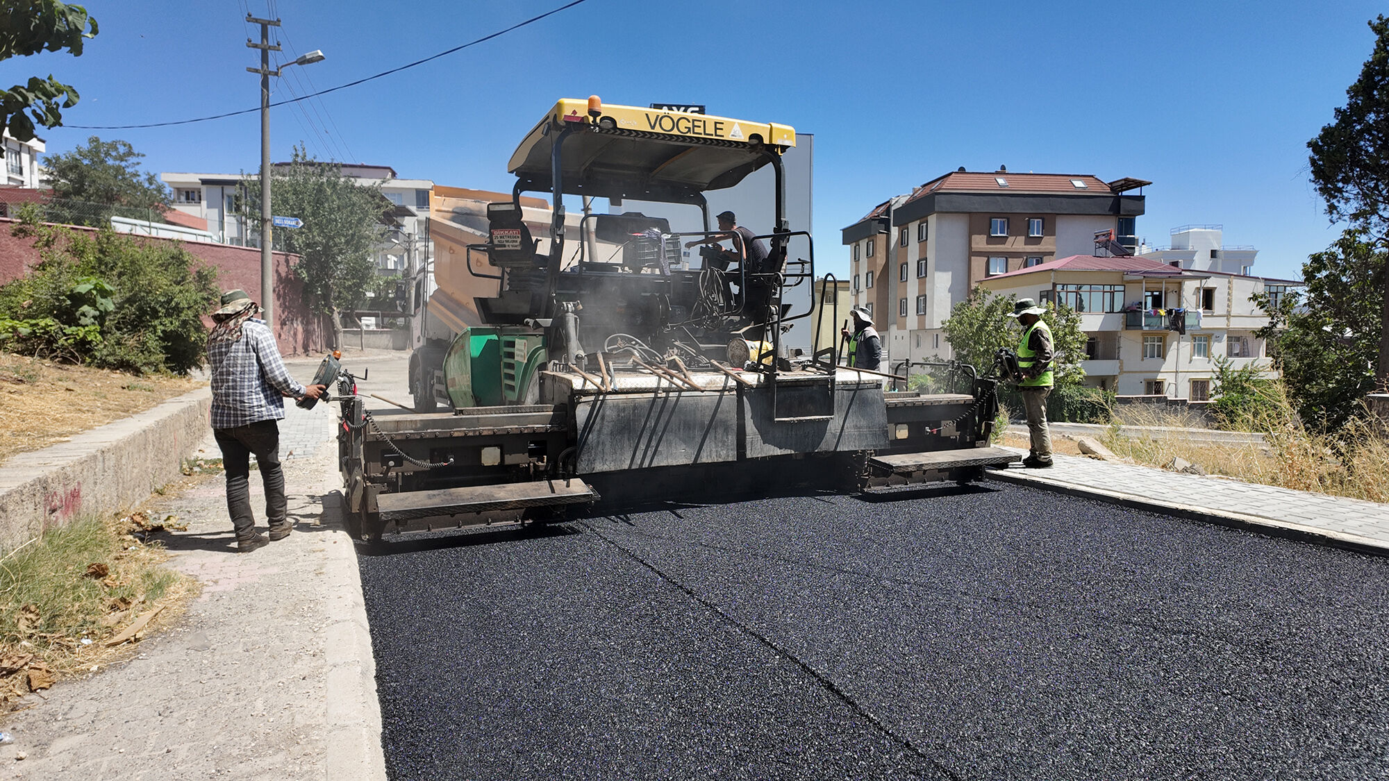 Bahçelievler Mahallesi’nde Asfalt Çalışmaları Devam Ediyor (4)