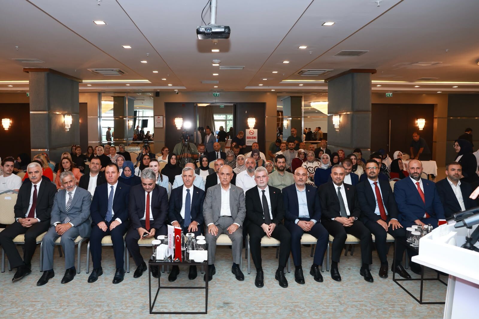 Başkan Toptaş, Şehrin Ekonomisi Zirvesi’nde Onikişubat’ın Kalkınma Vizyonunu Anlattı (1)