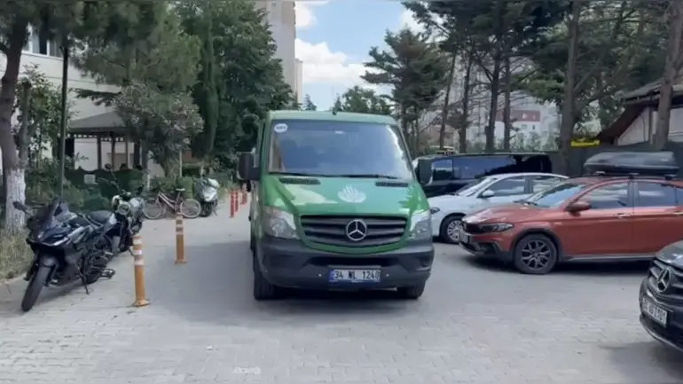 Beylikdüzü'nde Sakinleştirmeye Çalıştığı Oğlu Çıkan Arbedede Öldü; Gözaltına Alındı