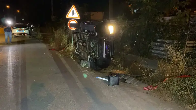 Bursa'da Kontrolden Çıkan Otomobil Takla Attı; 2 Yaralı