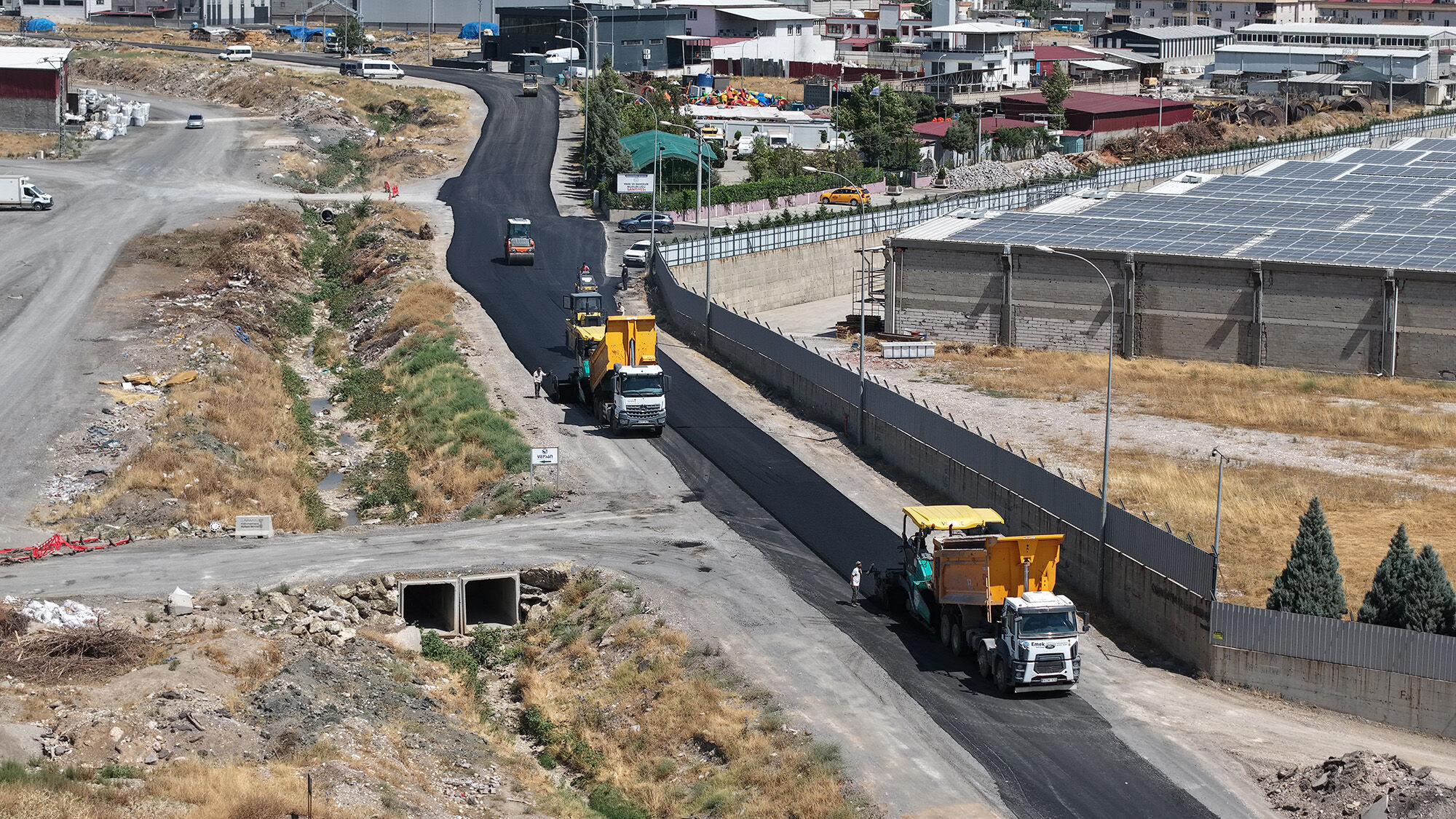 Büyükşehir, Dulkadiroğlu Gençosman’da Asfalt Mesaisini Tamamlıyor