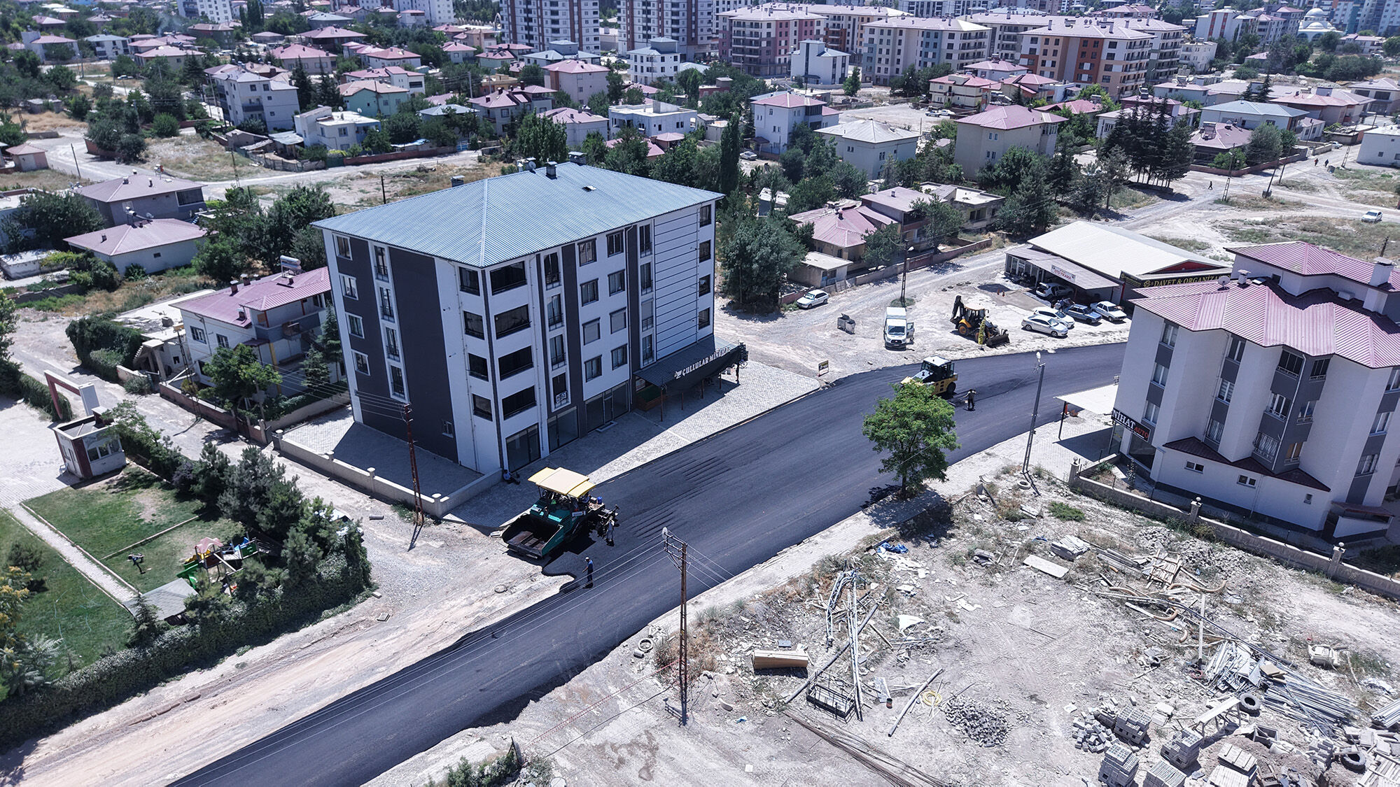 Büyükşehir, Elbistan Kümbet Caddesi’ni Baştan Sona Yeniliyor (2)