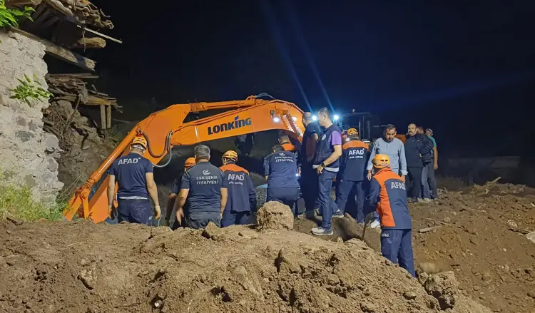 Define Ararken Kazdıkları Tünel Çöktü; 1 Ölü (1)