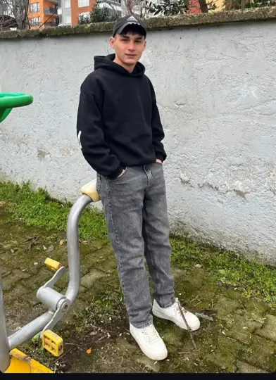 Denizde Boğulma Tehlikesi Geçirenleri Kurtarmak Isteyen 2 Kişi Hayatını Kaybetti 1