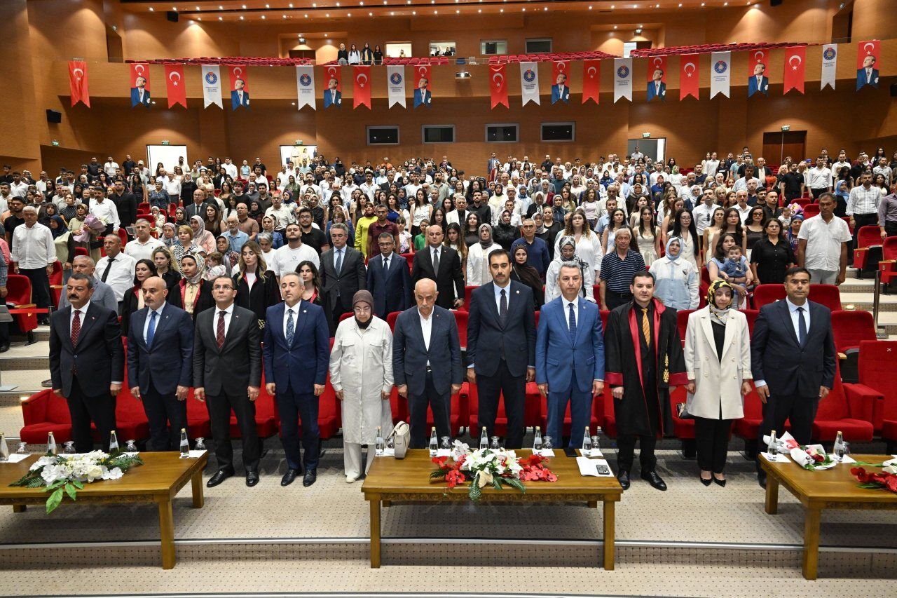 Diş Hekimliği Fakültesi Yeni Hekimlerini Uğurladı (1)