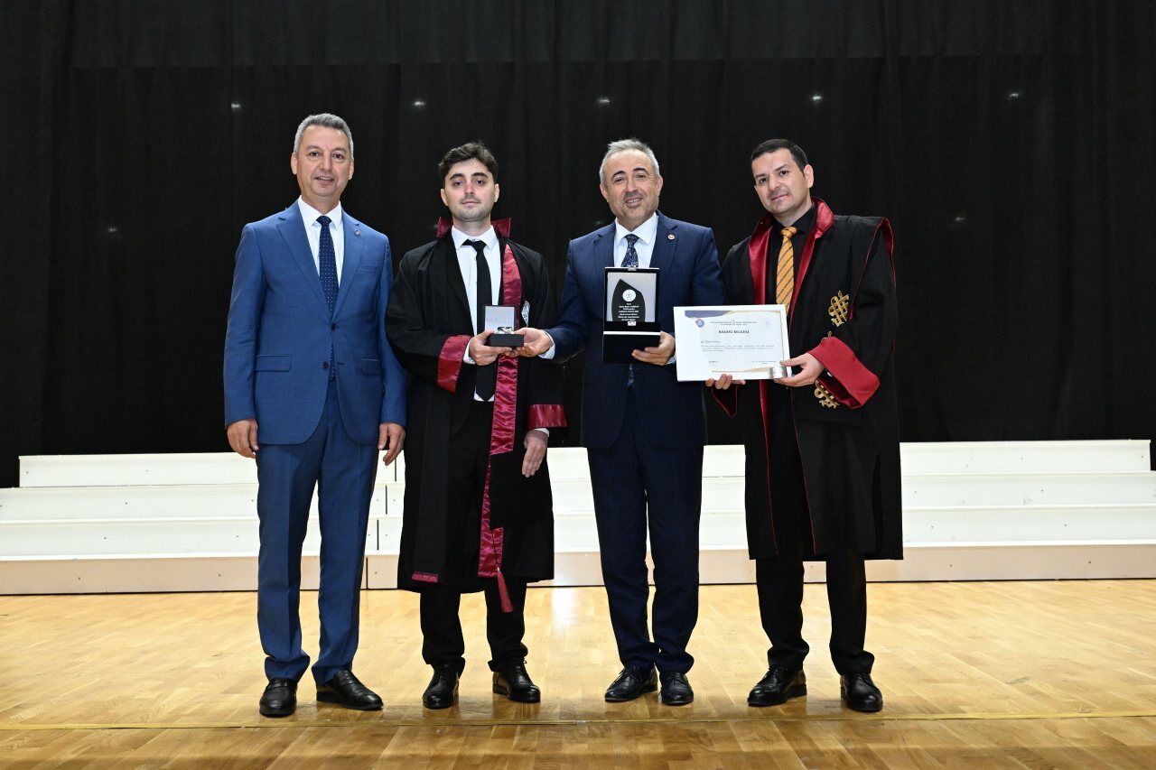 Diş Hekimliği Fakültesi Yeni Hekimlerini Uğurladı (7)