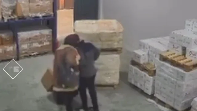 Dükkan Dükkan Gezdiği İddia Edilen Kadının Taciz Görüntüleri Ortaya Çıktı (4)