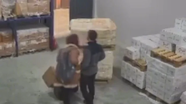 Dükkan Dükkan Gezdiği İddia Edilen Kadının Taciz Görüntüleri Ortaya Çıktı (5)