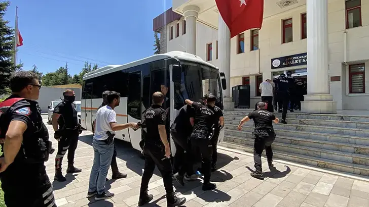 Durak Başkanının Öldüğü Kavgaya Ilişkin 10 Tutuklama
