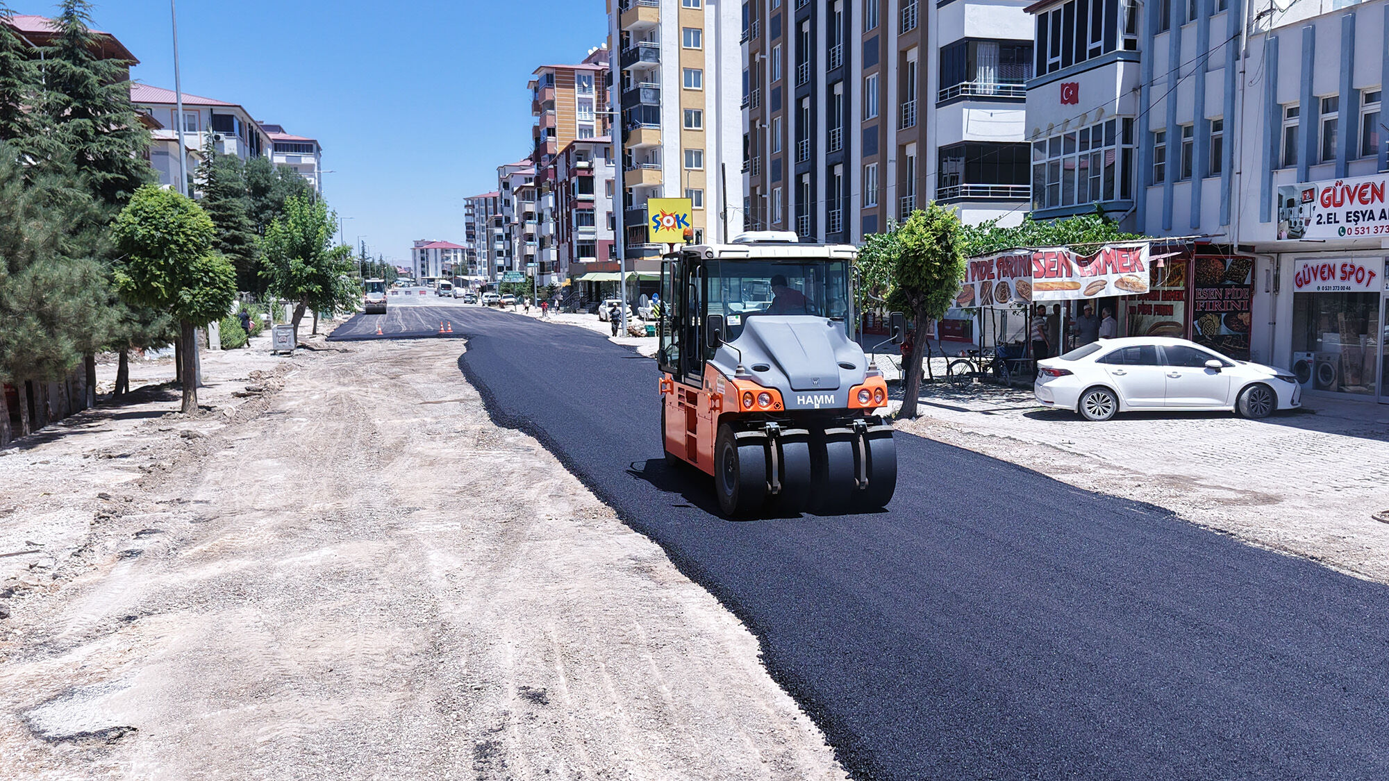 Elbistan Darende Caddesi Sıcak Asfalt, Kaldırım Ve Aydınlatmayla Yenileniyor (2)