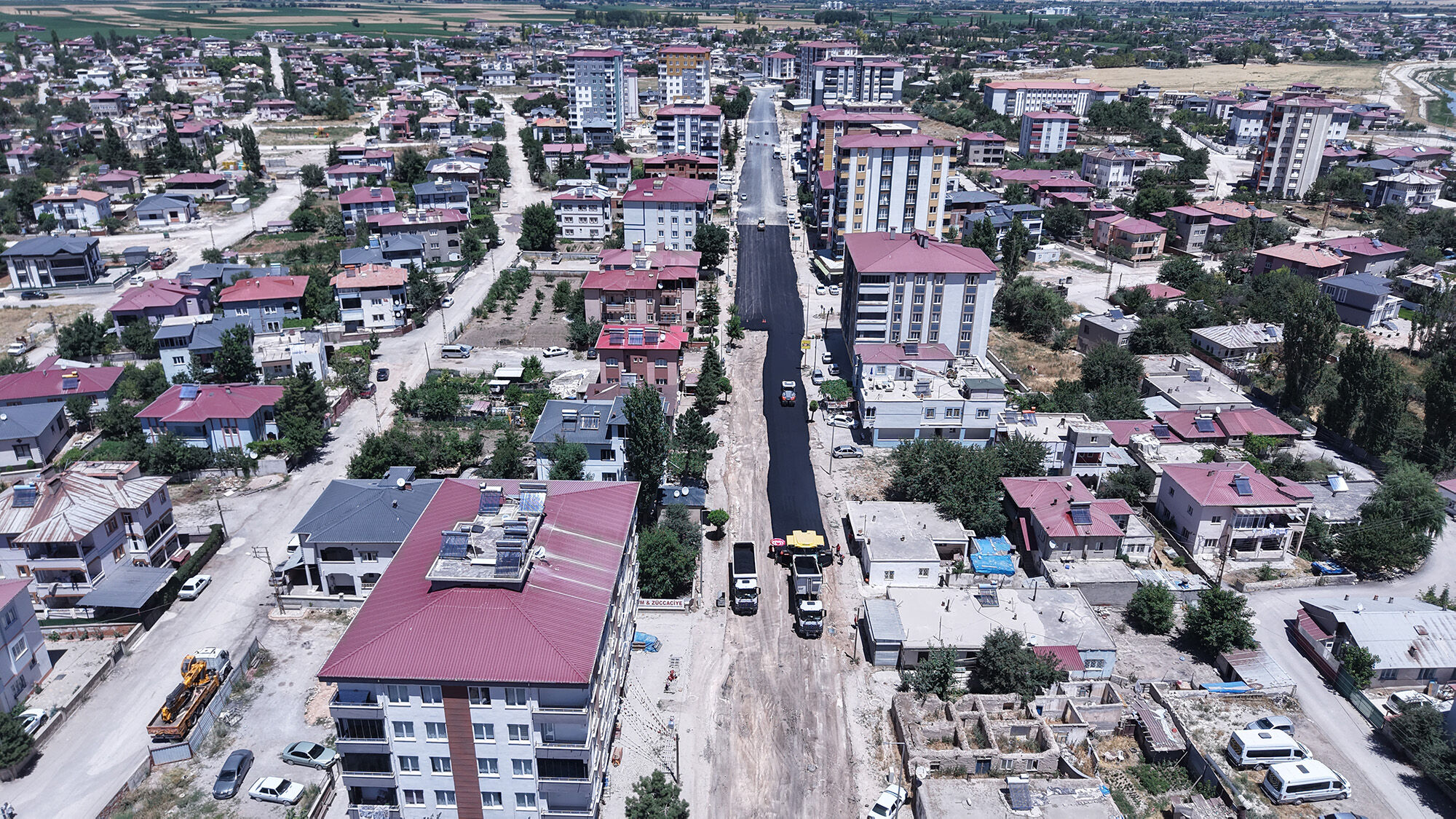 Elbistan Darende Caddesi Sıcak Asfalt, Kaldırım Ve Aydınlatmayla Yenileniyor (4)