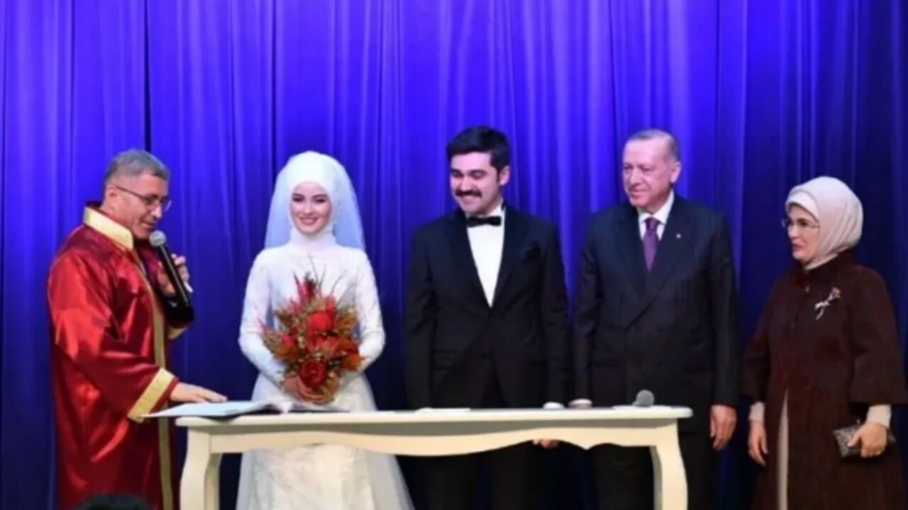 Erdoğan'ın Fransızca Tercümanı Hamza Gedikoğlu'nun Eşi Kim, Öznur Hacıosmanoğlu Kimdir?