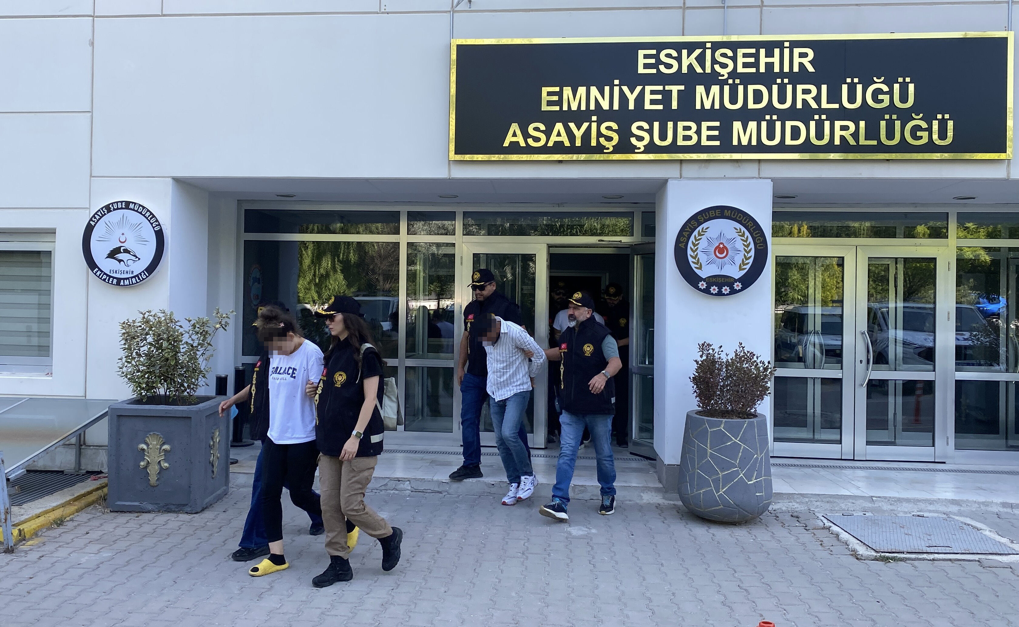 Eskişehir'de Iki Aile Arasında Kavga Çıktı Polis Dahil 11 Kişi Yaralandı (2)
