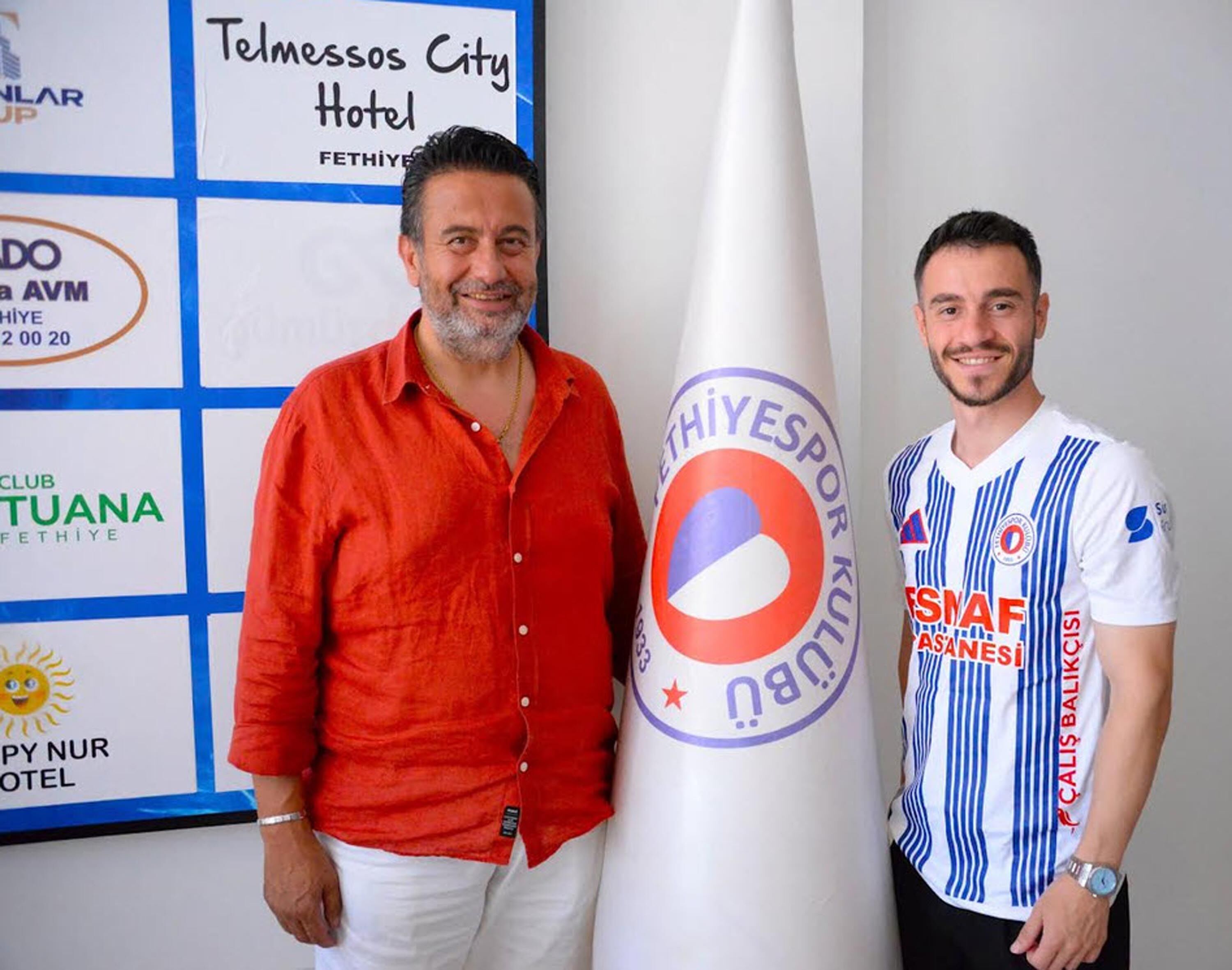 Fethiyespor iki oyuncuya imza attırdı