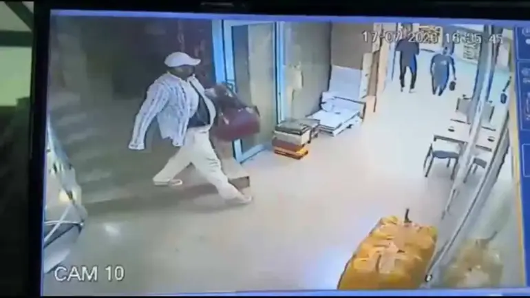 Fatih'te Düzenekle 4 Kilogram Altını Çalan 2 Şüpheli Yakalandı; Kılık Değiştirip 2 Ay Boyunca Hazırlık Yapmış