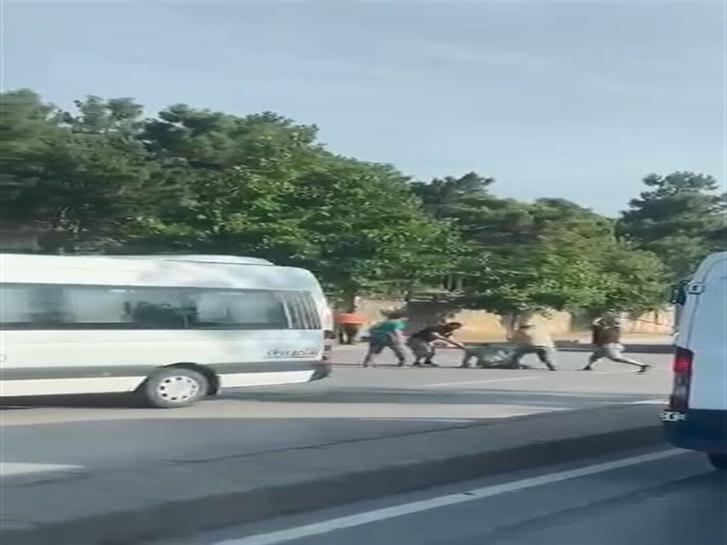 Gebze'de Trafikte Sopalı Saldırı Kamerada! Dört Şüpheli Tutuklandı (3)