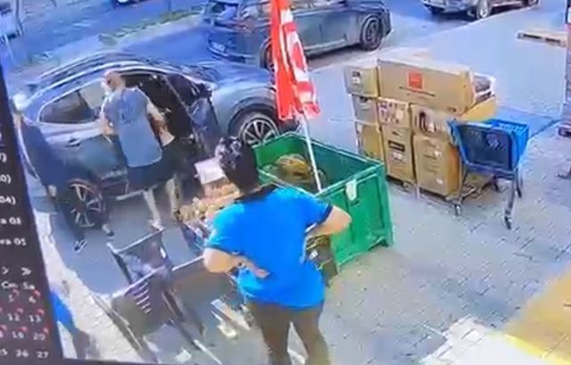 Genç Kadın Sokak Ortasında Darbedildi (1)-1