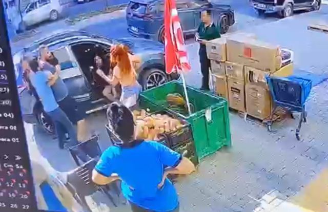Genç Kadın Sokak Ortasında Darbedildi (2)