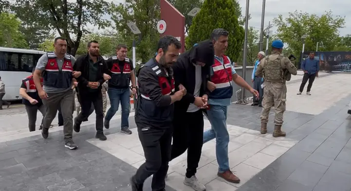 Gülistan Doku Soruşturmasında Gözaltına Alınan 18 Şüpheliden 8'I Adliyede