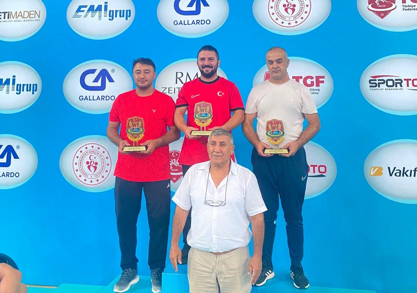 Kahramanmaraş'ın minik pehlivanları Ankara'da tarih yazdı