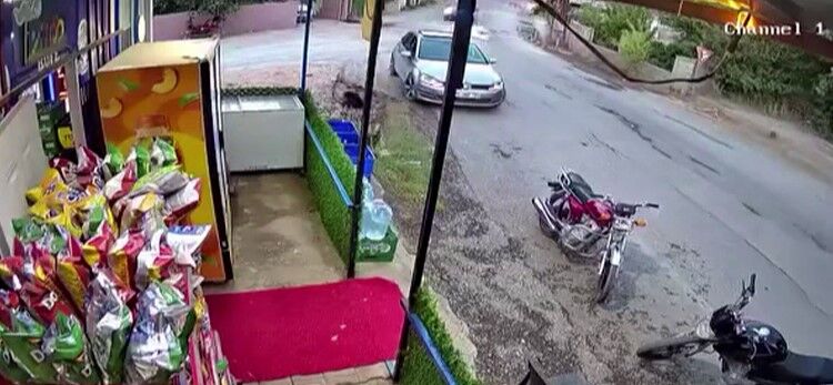 Hatay'da Kuyuya Düşen Çocuk Son Anda Kurtarıldı (3)