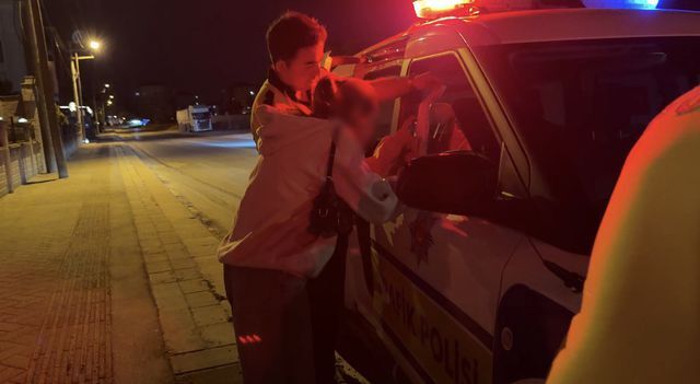 Henüz 15 Yaşında! Yaptığından Utanacağına Bir Hatıra Fotoğrafı Çektirdi (1)-1