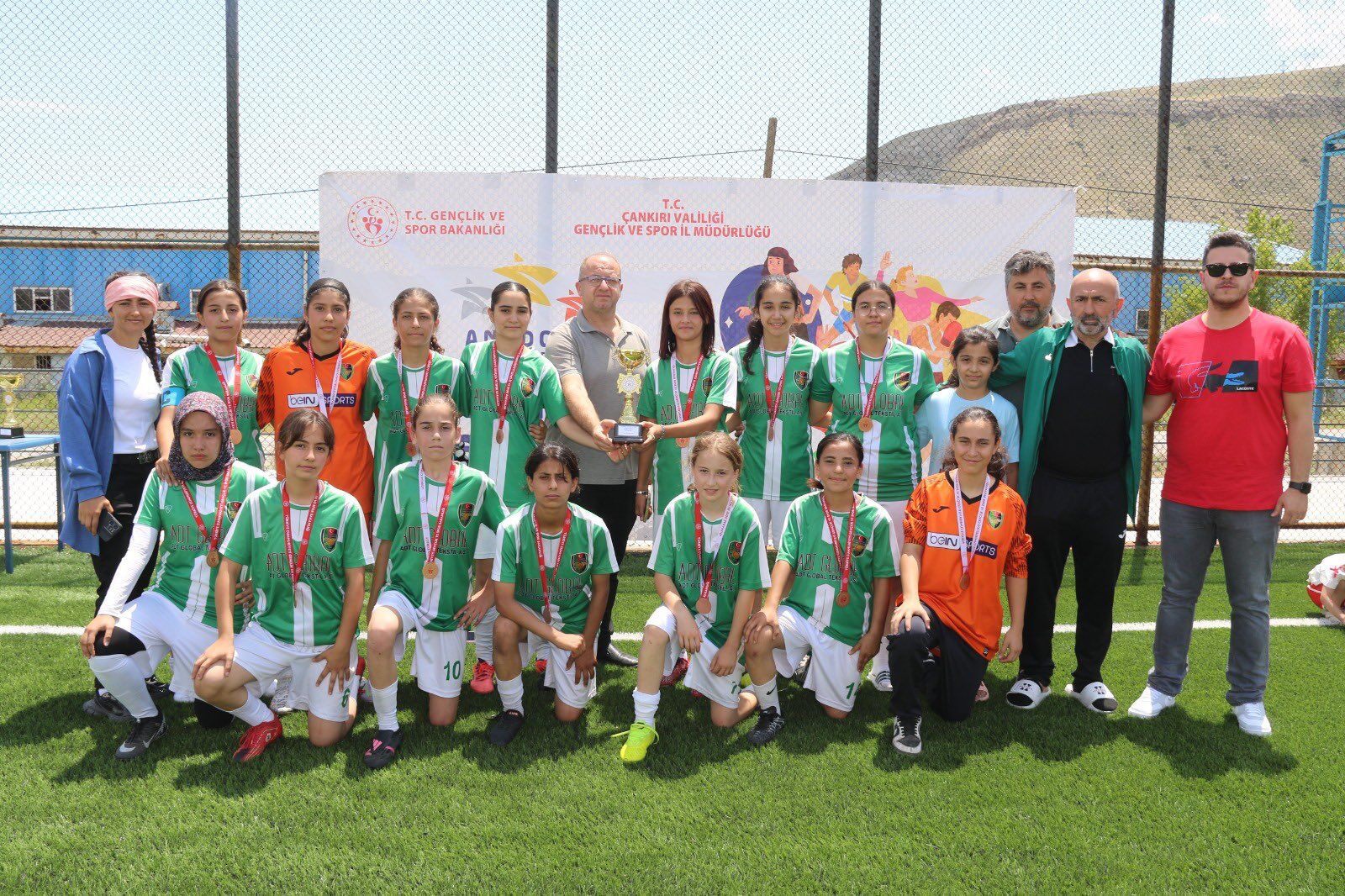 Kahramanmaraşlı kızlar Türkiye Finalleri biletini kaptı