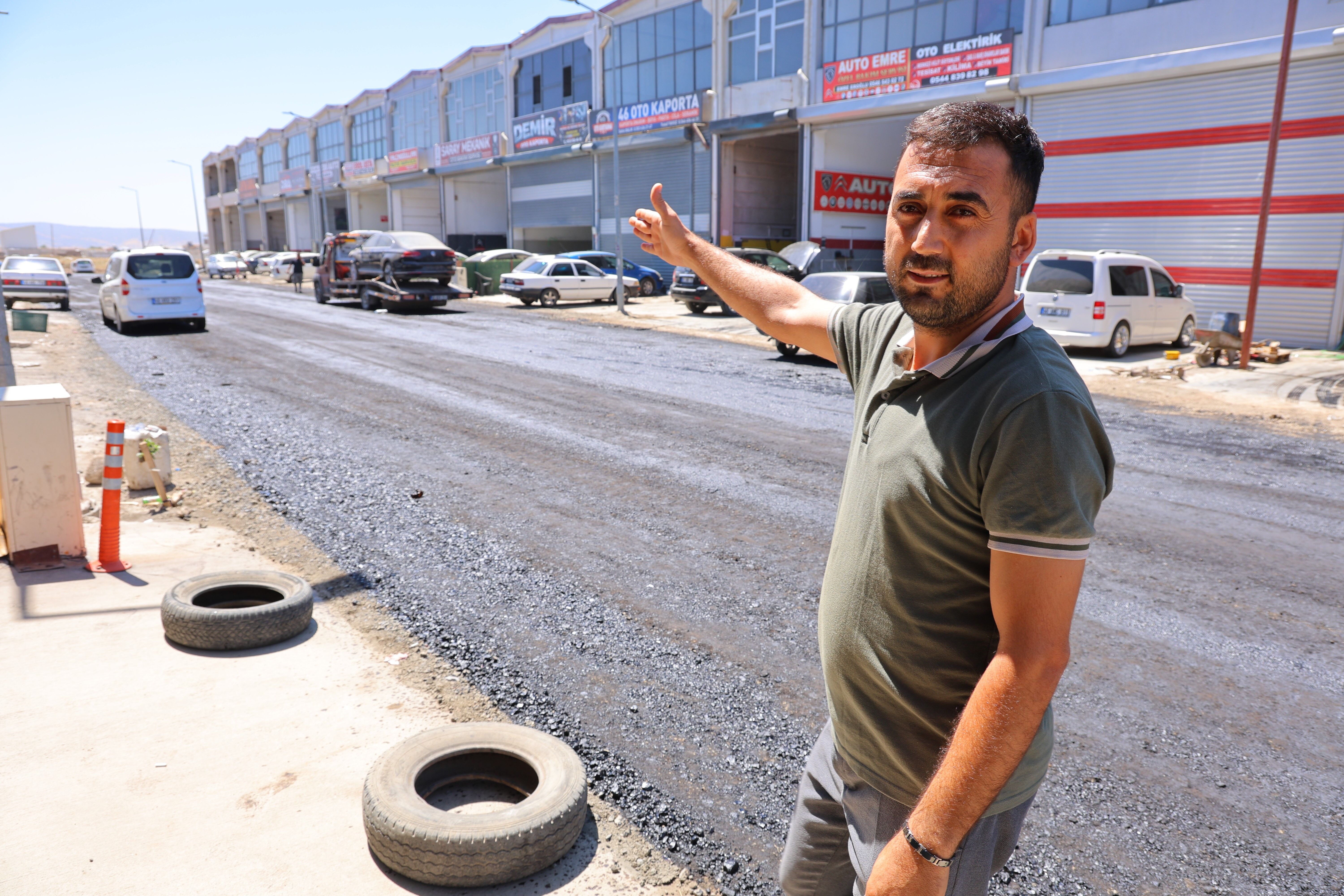 İlçe Belediyesinin Yapmadığı Yolları Kahramanmaraş Büyükşehir Belediyesi Asfaltlıyor (1)
